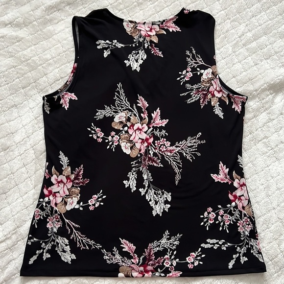 White House Black Market blouse - Picture 5 of 5